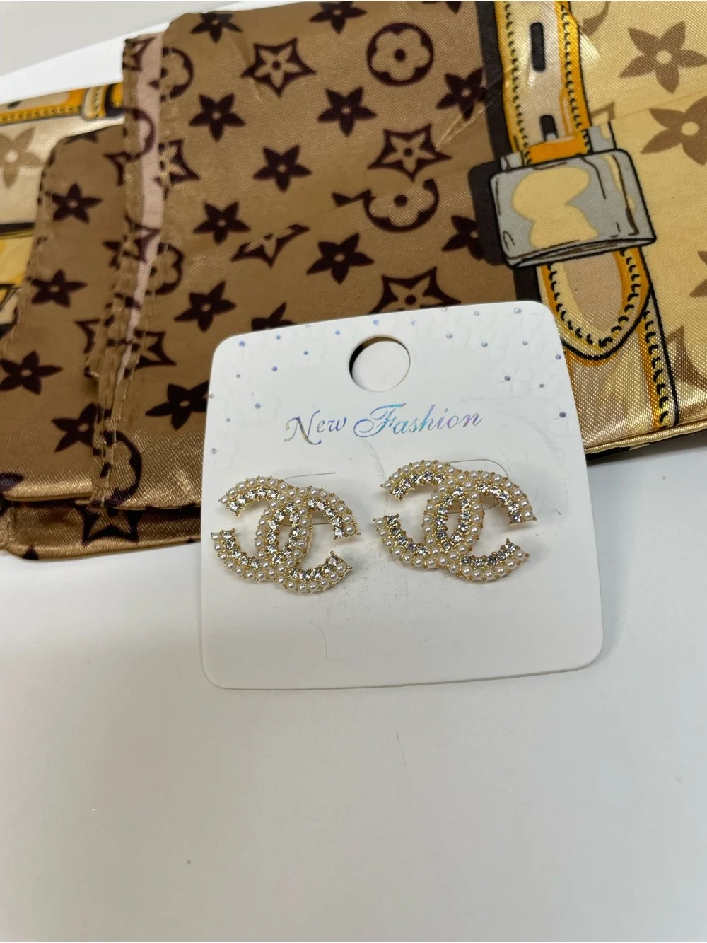 Fashion Gold Crystal Interlocking Stud Earrings NWT